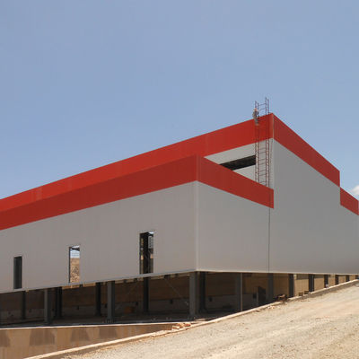 Construção de estruturas metálicas pré-fabricadas
