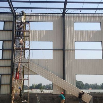 Oficina de estruturas de aço de jato de jato OEM Edifícios pré-fabricados de estrutura de aço