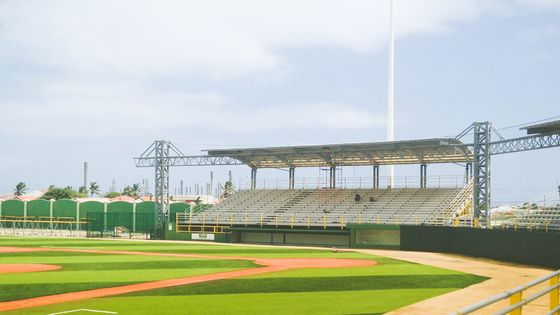 Estrutura de aço galvanizado estádio pré-fabricado colorido para o exercício