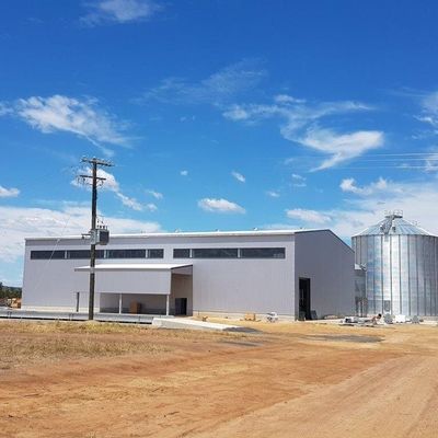 Edifícios de oficinas pré-fabricados comerciais Estrutura de aço personalizada