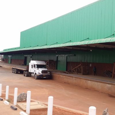 Construção de armazém de metal pré-fabricado resistente à corrosão Galvanizado