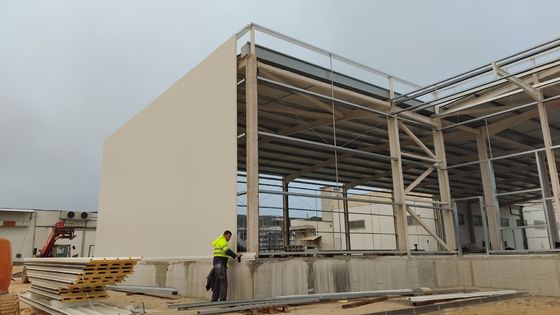 Construções industriais pré-fabricadas de aço
