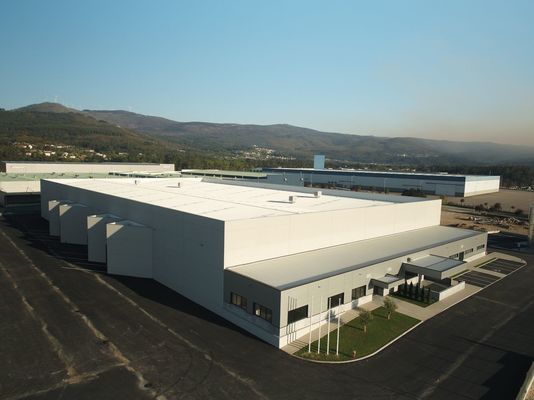 Construções industriais pré-fabricadas de aço