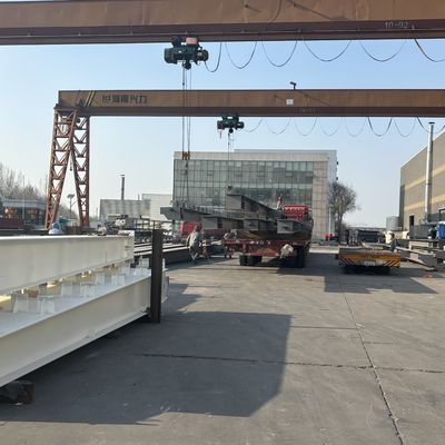 Estrutura moderna de aço de comprimento longo e estável Grande oficina de construção industrial com isolamento